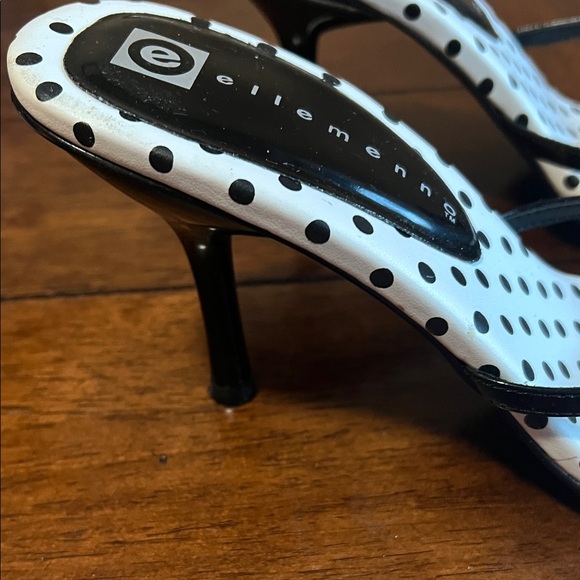 Ellemenno Polka Dot Sandals with Black Straps - Picture 4 of 8